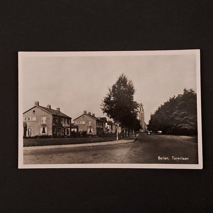 Beilen Drenthe Zicht op de Torenlaan, Verzamelen, Ansichtkaarten | Nederland, Ophalen of Verzenden, 1940 tot 1960, Gelopen, Drenthe
