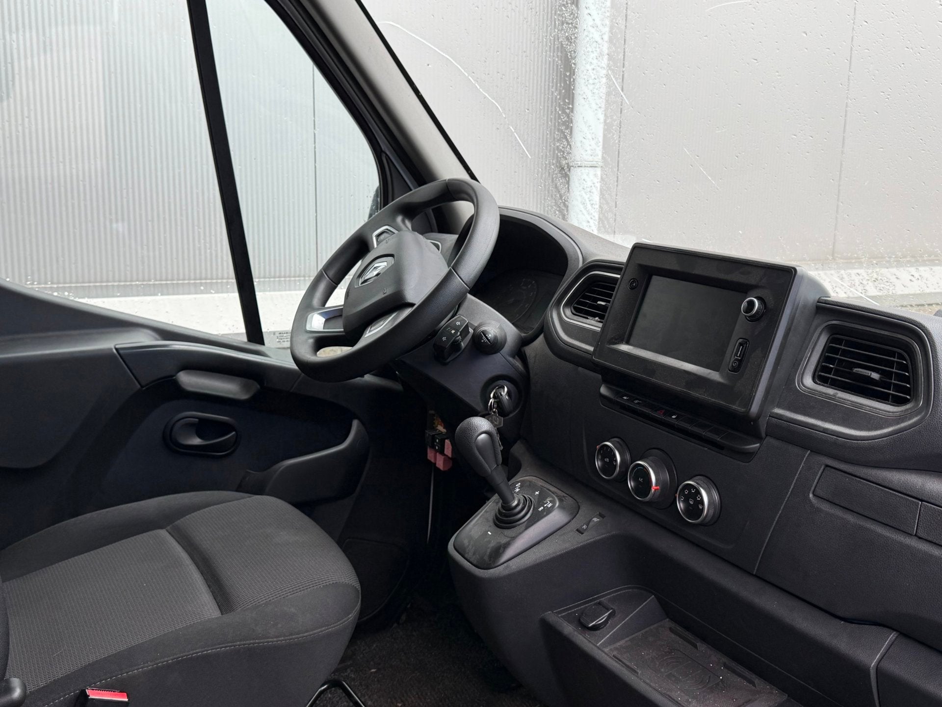 Renault Master T35 2.3 dCi 150 L3 Energy MET WERK! (2020), Auto's, Bestelauto's, 2430 kg, Gebruikt, Euro 6, 4 cilinders