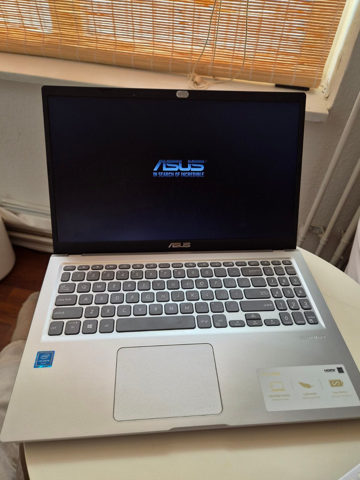 ASUS Laptop - Lichtgewicht en krachtig, Computers en Software, Windows Laptops, ASUS, Minder dan 2 Ghz, Ophalen of Verzenden, Zo goed als nieuw