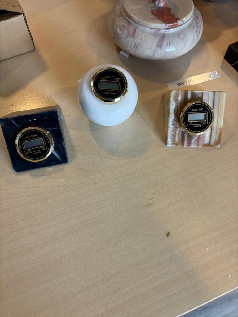 Belltime Quartz klokjes - Nieuwe batterij nodig, Ophalen of Verzenden, Zo goed als nieuw