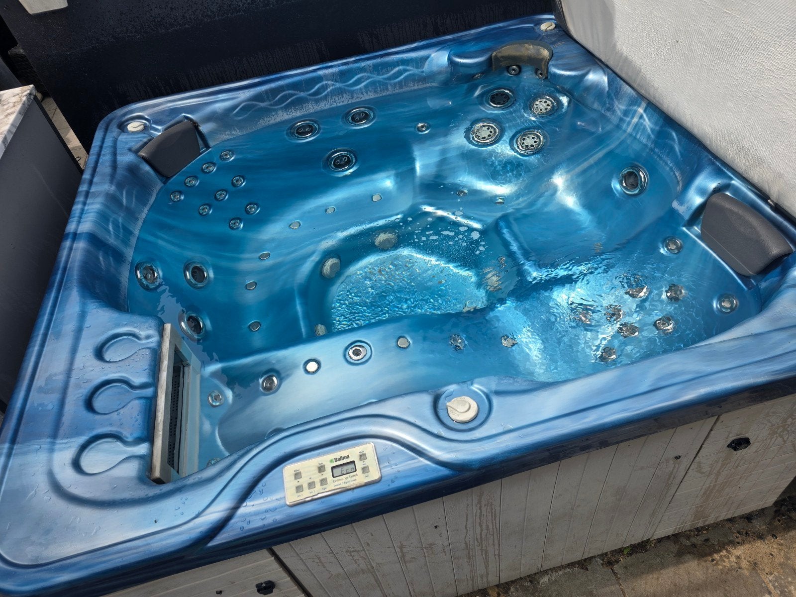 Jacuzzi 198x205x90cm met 62 jets en Balboa besturing, Ophalen, Gebruikt, Onbekend@voorbeeld.com, Onbekend