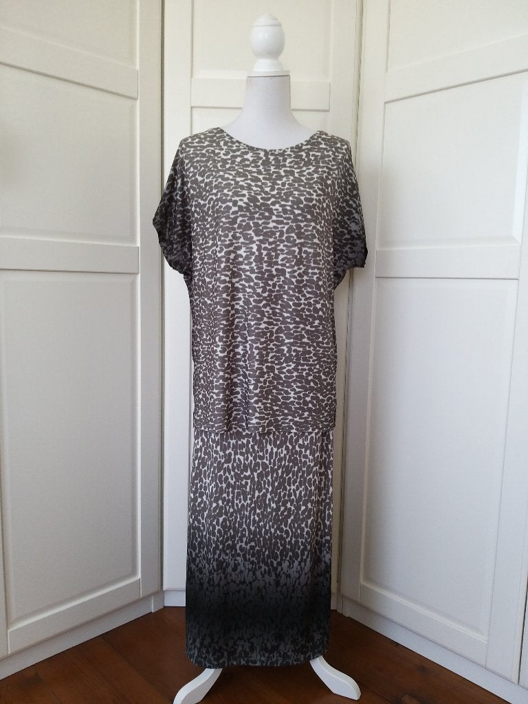 Anna van Toor zgan panter print set (rok en top) M L XL, Kostuum of Pak, Anna van Toor, Maat 42/44 (L), Ophalen of Verzenden