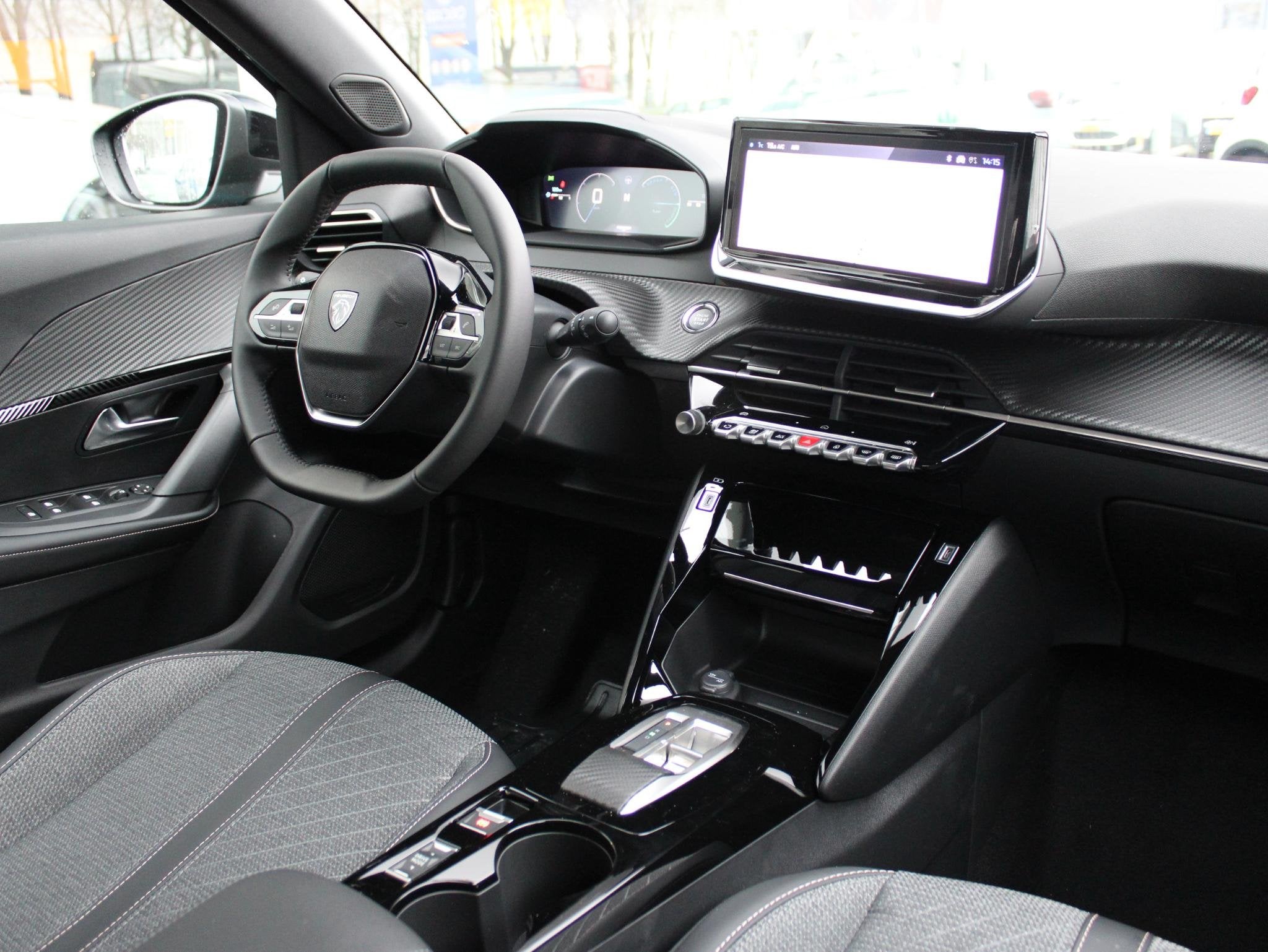 Peugeot 2008 1.2 Hybrid 145 Allure VOORRAAD KORTING, Auto's, Peugeot, Automatische klimaatregeling, Euro 6, 1199 cc, Blauw