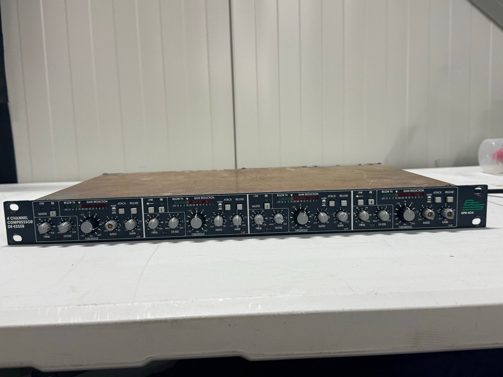 4-kanaals Compressor/De-esser DBX 400 - Audio Processor, Ophalen of Verzenden, Gebruikt, Minder dan 5 kanalen