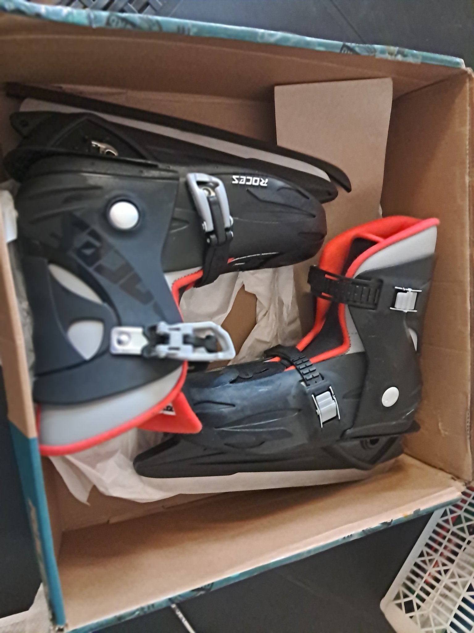 Roces Verstelbare IJschaatsen – Maat 36 t/m 40 (Zo goed als, Ophalen of Verzenden, Zo goed als nieuw