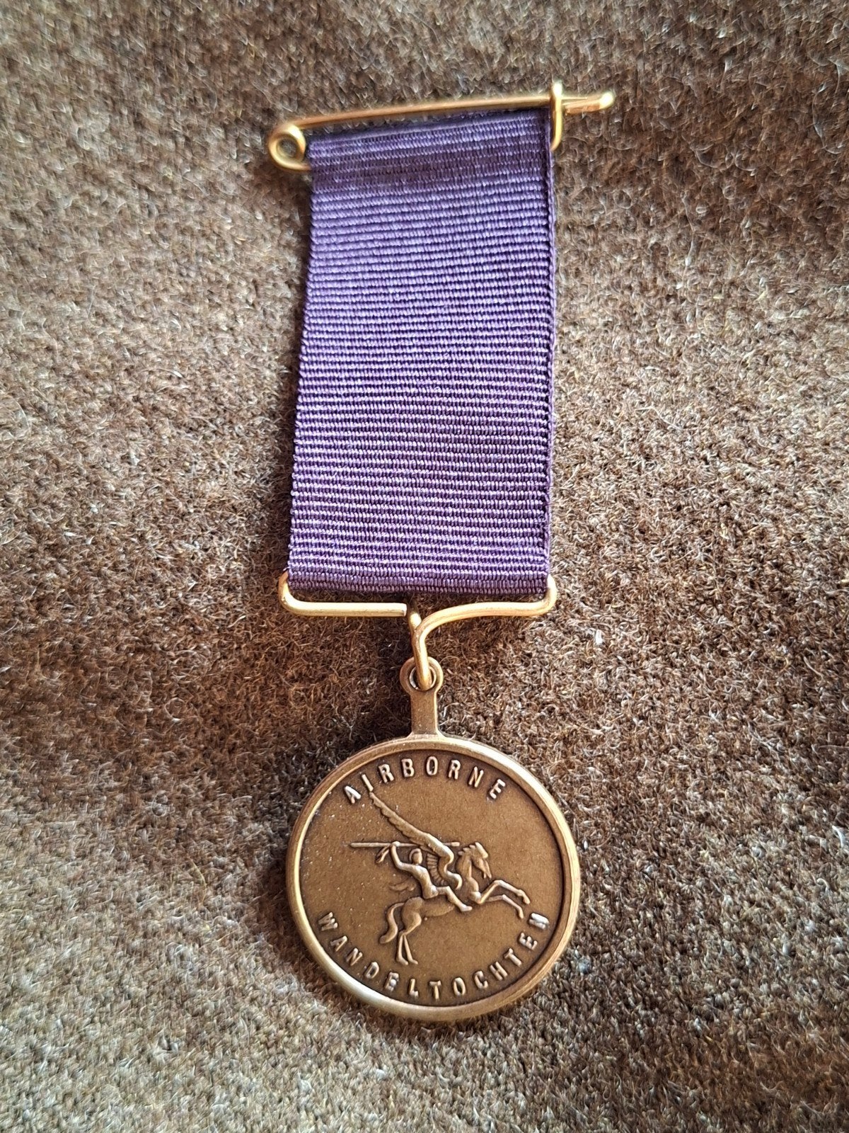 Airborne wandeltocht medaille Politie Renkum, Ophalen of Verzenden, Marechaussee, Nederland, Lintje, Medaille of Wings
