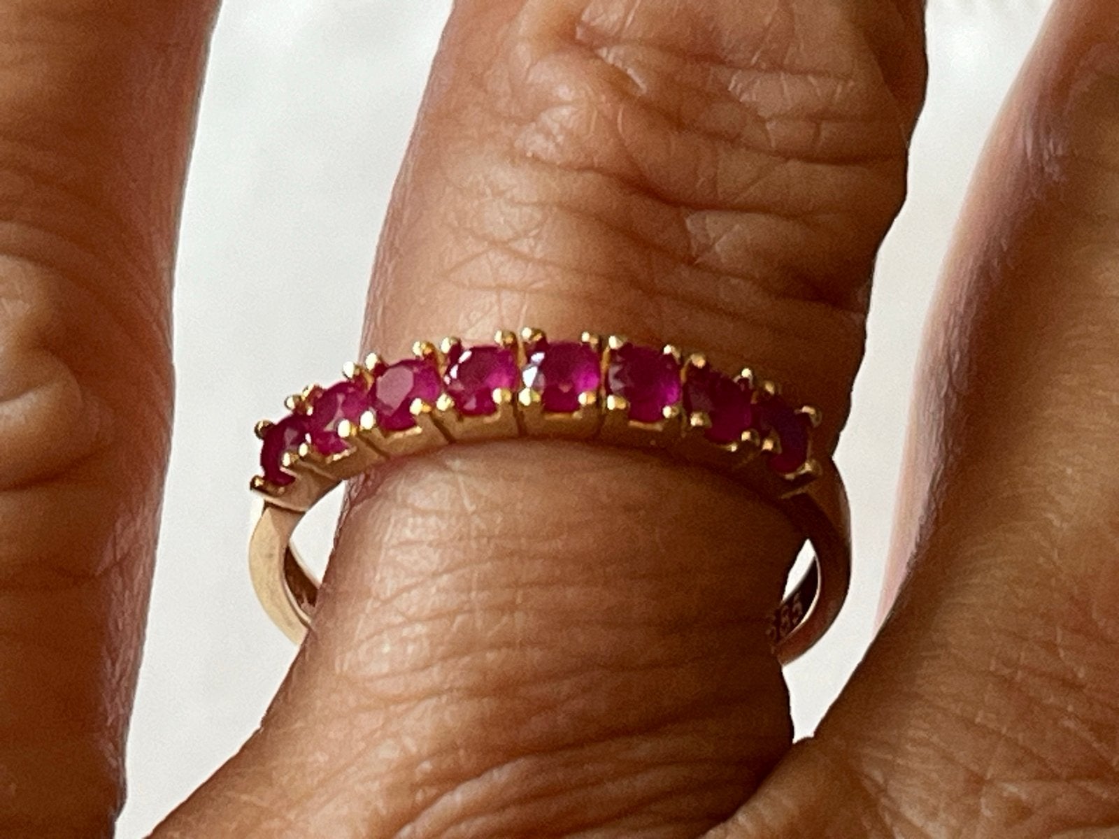 Gouden ring met natuurlijke Robijn, gekeurd 585, maat 18,5, 18 tot 19, Verzenden, Zo goed als nieuw, Met edelsteen