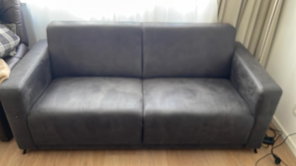 Moderne microvezel bank - 1 jaar oud, z.g.a.n., Ophalen, 150 tot 200 cm, Tweepersoons, 75 tot 100 cm
