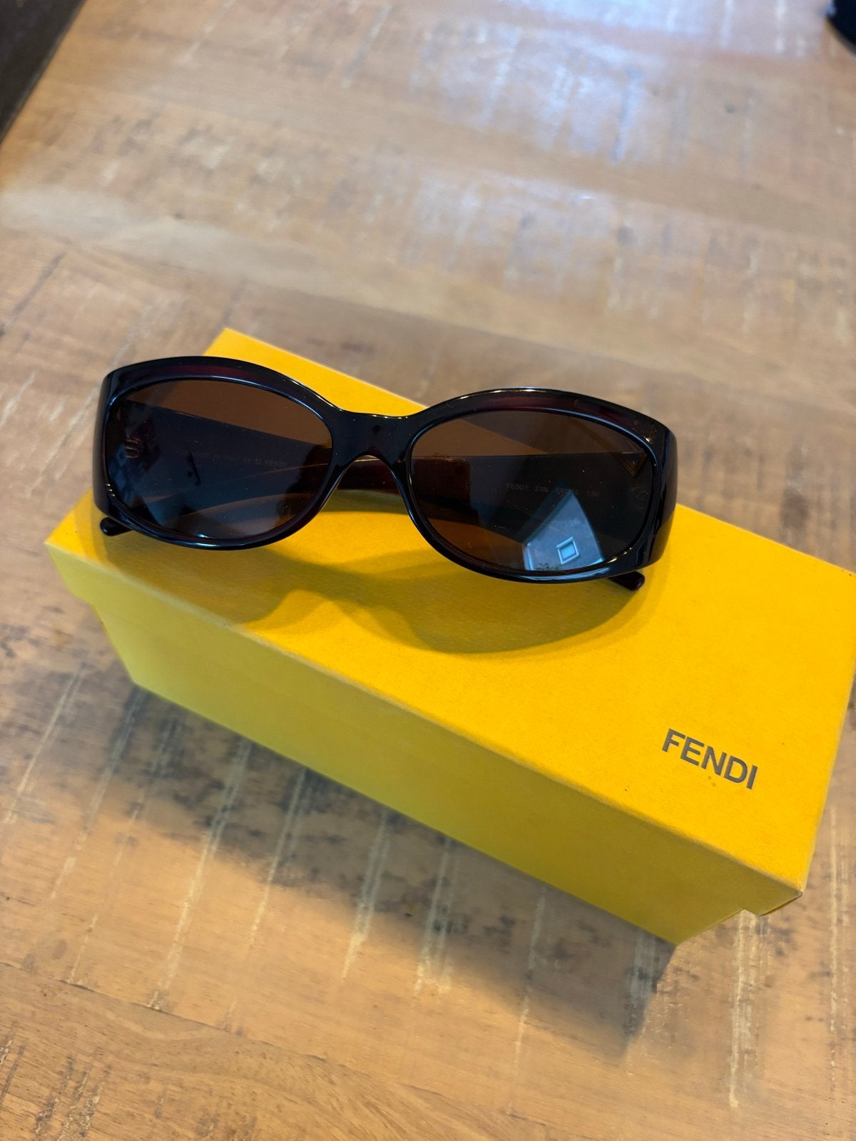 Fendi Zonnebril - Bruin, nooit gebruikt, geen krassen, Overige merken, Zonnebril, Bruin, Nieuw