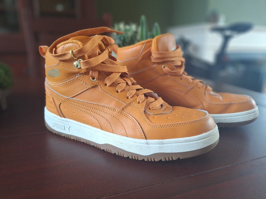 Puma okergele soft foam sneakers 42,5 bijna nieuw half hoog, Overige kleuren, Puma, Verzenden, Sneakers of Gympen