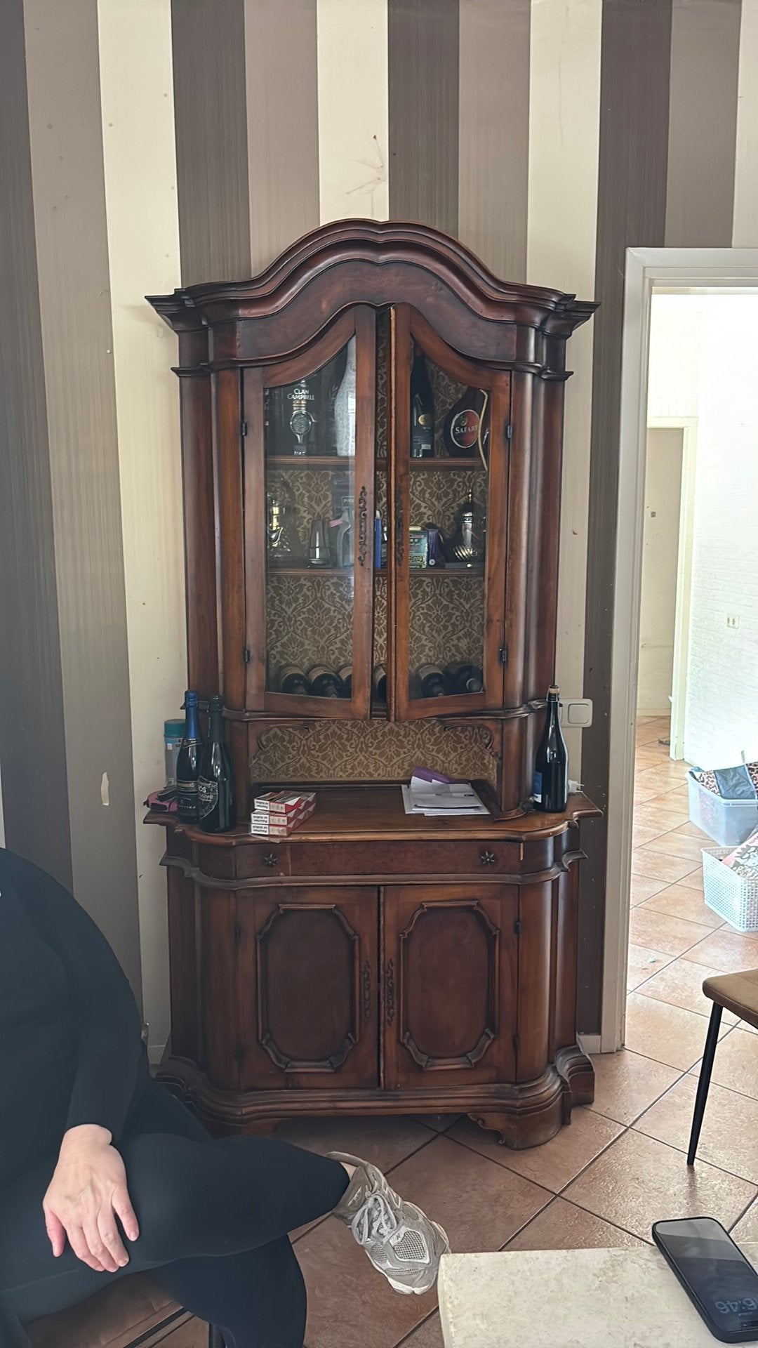 Antieke houte kast, Ophalen