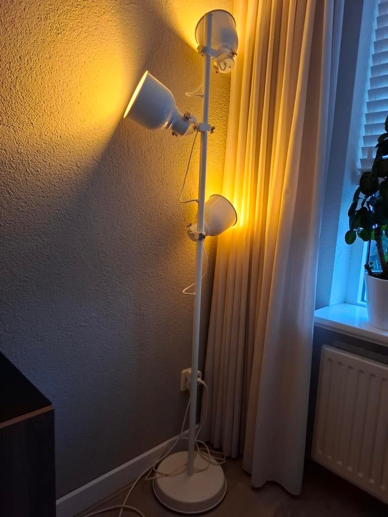 Witte vloerlamp met 3 verstelbare spots, Huis en Inrichting, Ophalen, Gebruikt, Metaal, Modern