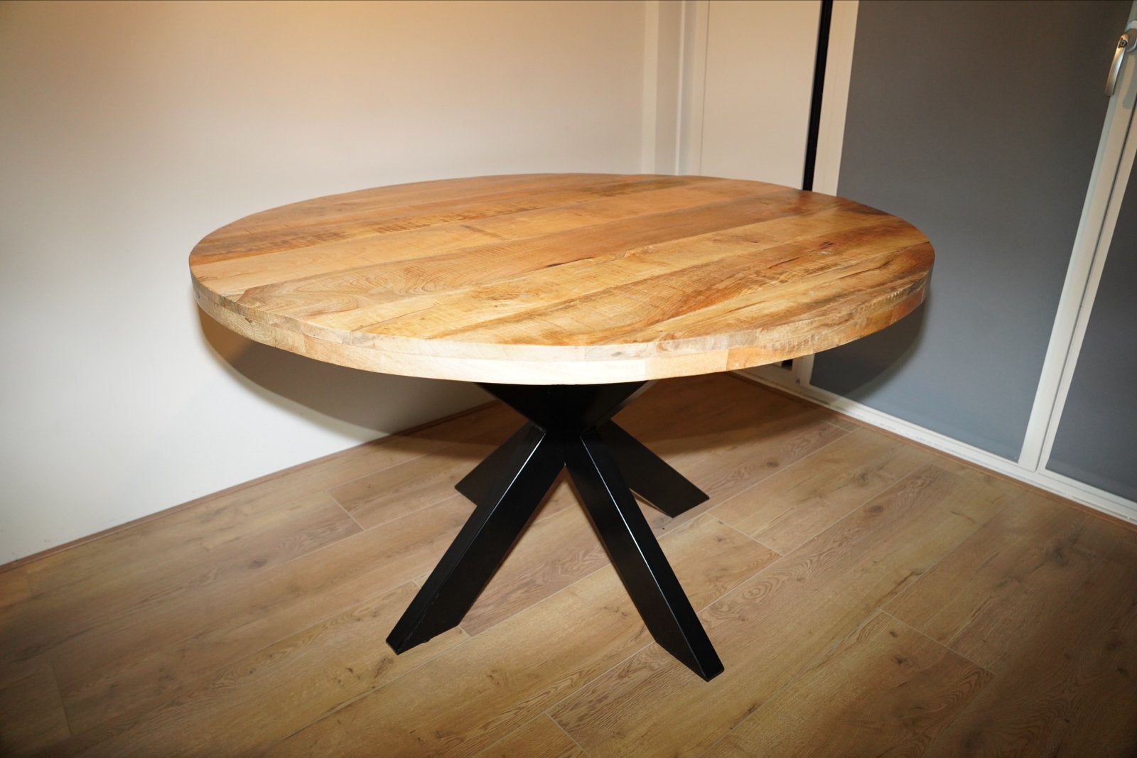 Mango houten eettafel (rond, 130 cm), Huis en Inrichting, Tafels | Eettafels, Ophalen, Gebruikt, 100 tot 150 cm, Rond