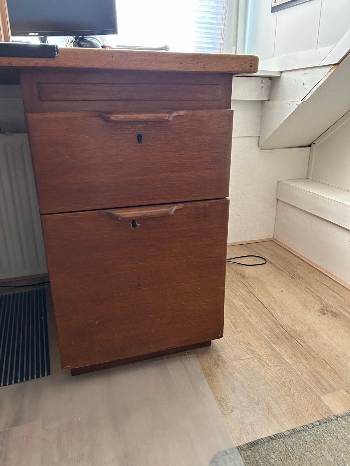 Karakteristiek bureau met lades en kast - 150x75x78 cm, Huis en Inrichting, Bureaus, Ophalen, Gebruikt, Bureau-kast combinatie