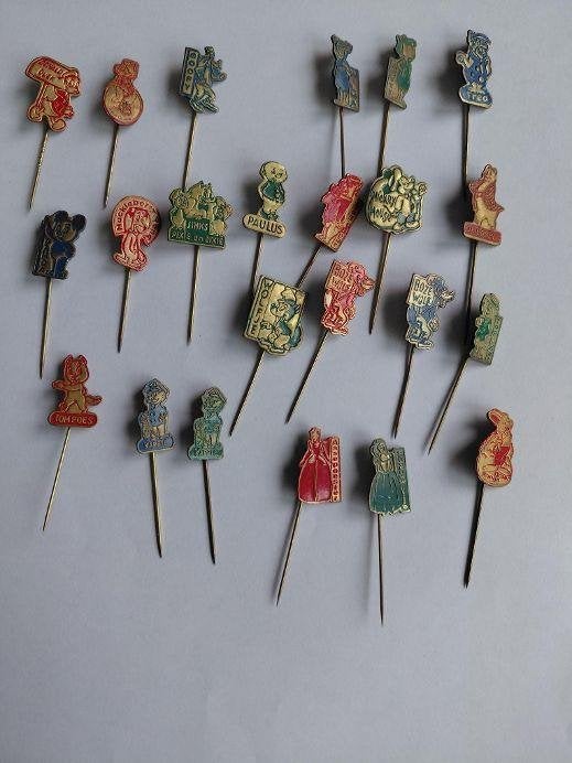 Diverse speldjes Disney, Donald Duck, Flintstones en anderen, Ophalen of Verzenden, Zo goed als nieuw, Figuurtje, Speldje of Pin