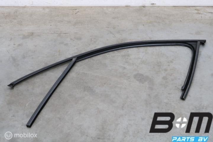 Portierrubber met lakzwarte sier LV VW Touareg 3 760837431G, Gebruikt