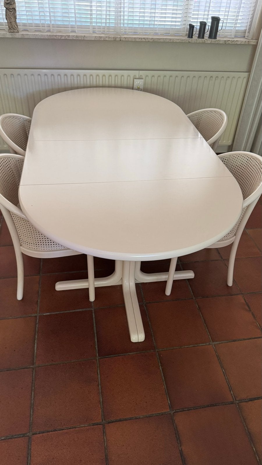 Uitschuifbare Ronde MDF Tafel met 4 Stoelen, Ophalen, Gebruikt, 100 tot 150 cm, Rond