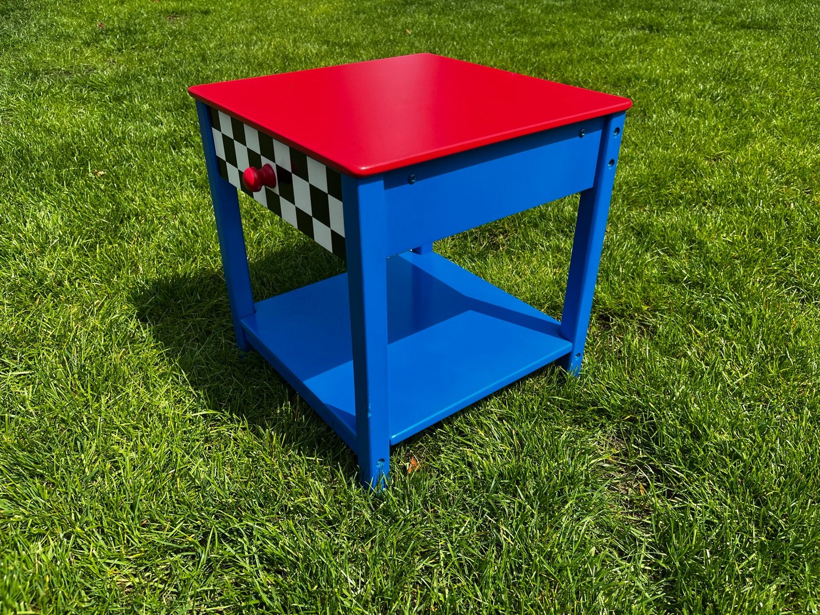 Leuk nachtkastje voor kinderkamer, Ophalen, Gebruikt, Tafel