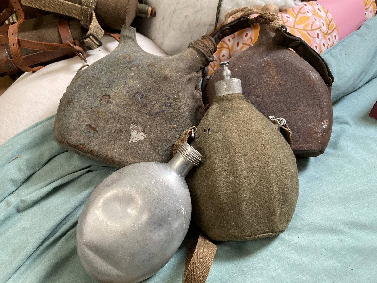 Set van 4 militaire veldflessen WO1 en WO2, Ophalen of Verzenden, Landmacht, Overige gebieden, Overige typen