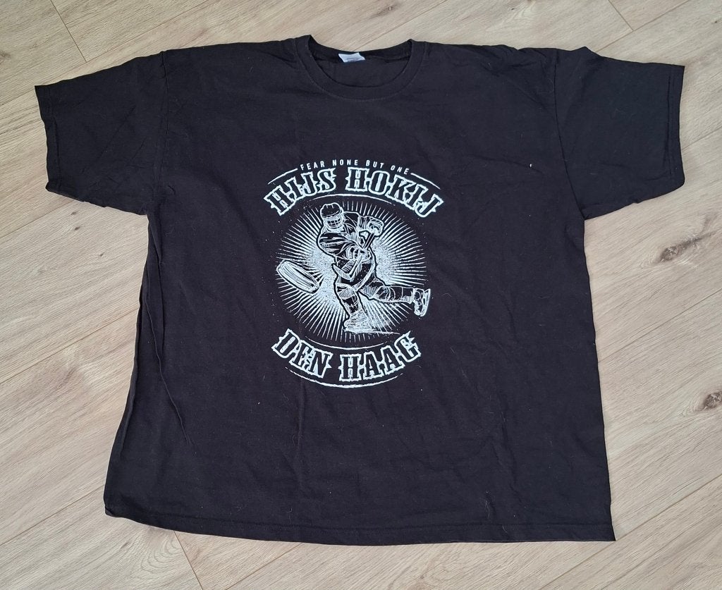 Hijs Hokij Den Haag - Fear none but one, Ophalen of Verzenden, Gebruikt, Kleding