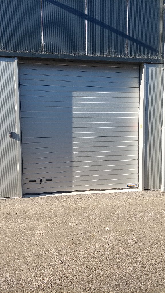 Garagebox te huur 28m2 opslag of bedrijfsruimte