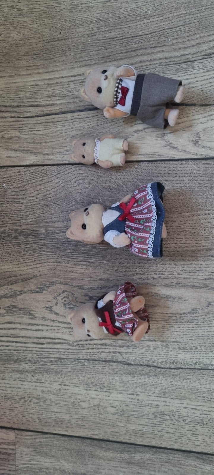 4 Sylvanian Families poppetjes, Verzamelen, Ophalen