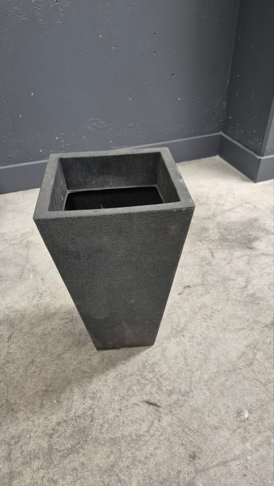 Kunststof bloembak, Tuin en Terras, Bloembakken en Plantenbakken, Ophalen of Verzenden, Rond, Kunststof