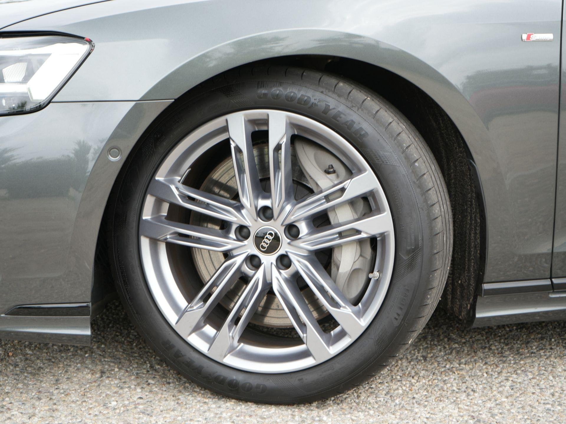 Foto 24 van Audi A8 S-Line 60 TFSI e 462 PK QUATTRO | Vierwielbesturing