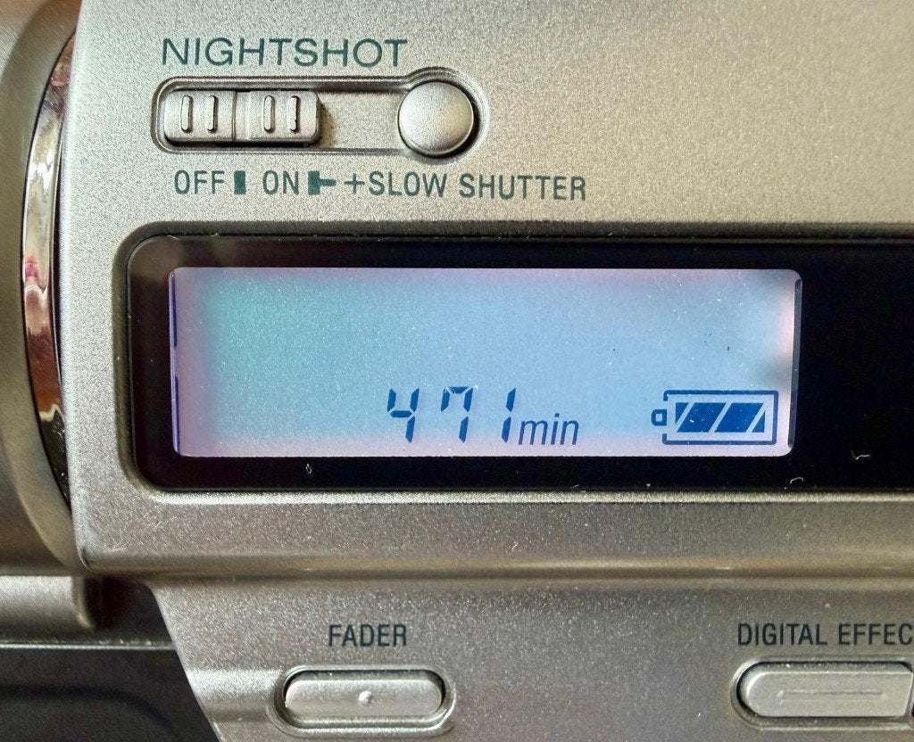 Sony DCR-TR7000E Digital8 Handycam, Video8/Hi8 playback, 20x of meer, Overige soorten, Ophalen of Verzenden, Zo goed als nieuw