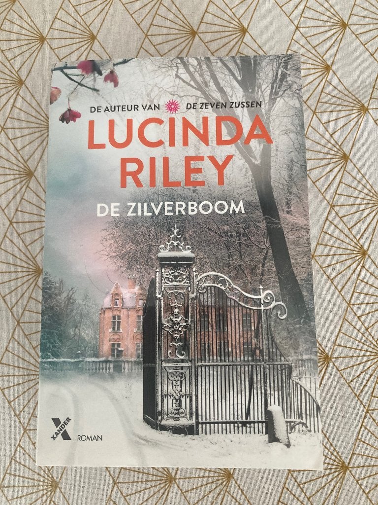 Boek De zilverboom - Lucinda Riley, Ophalen, Zo goed als nieuw, Lucinda Riley