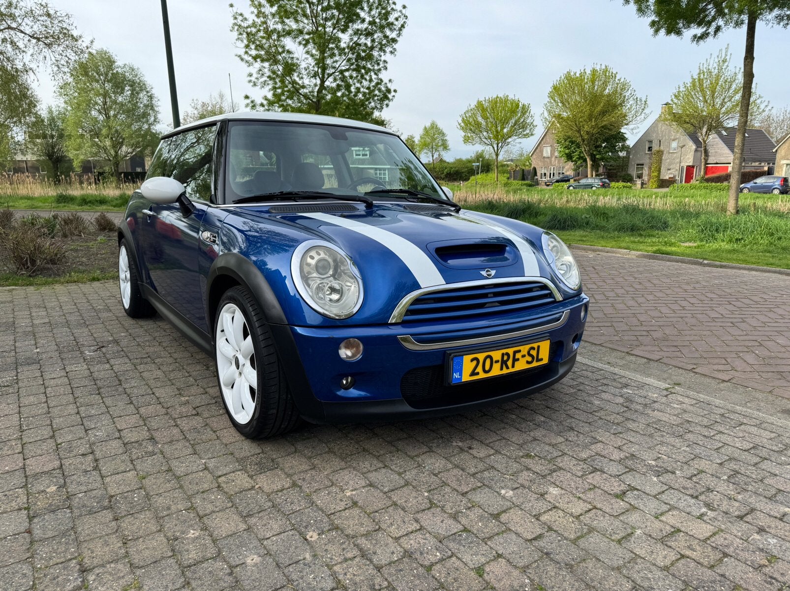 Mini cooper S 170 pk  panoramadak / cruiscotrol/arico  R53, Voorwielaandrijving, Leder en Stof, Handgeschakeld, Particulier