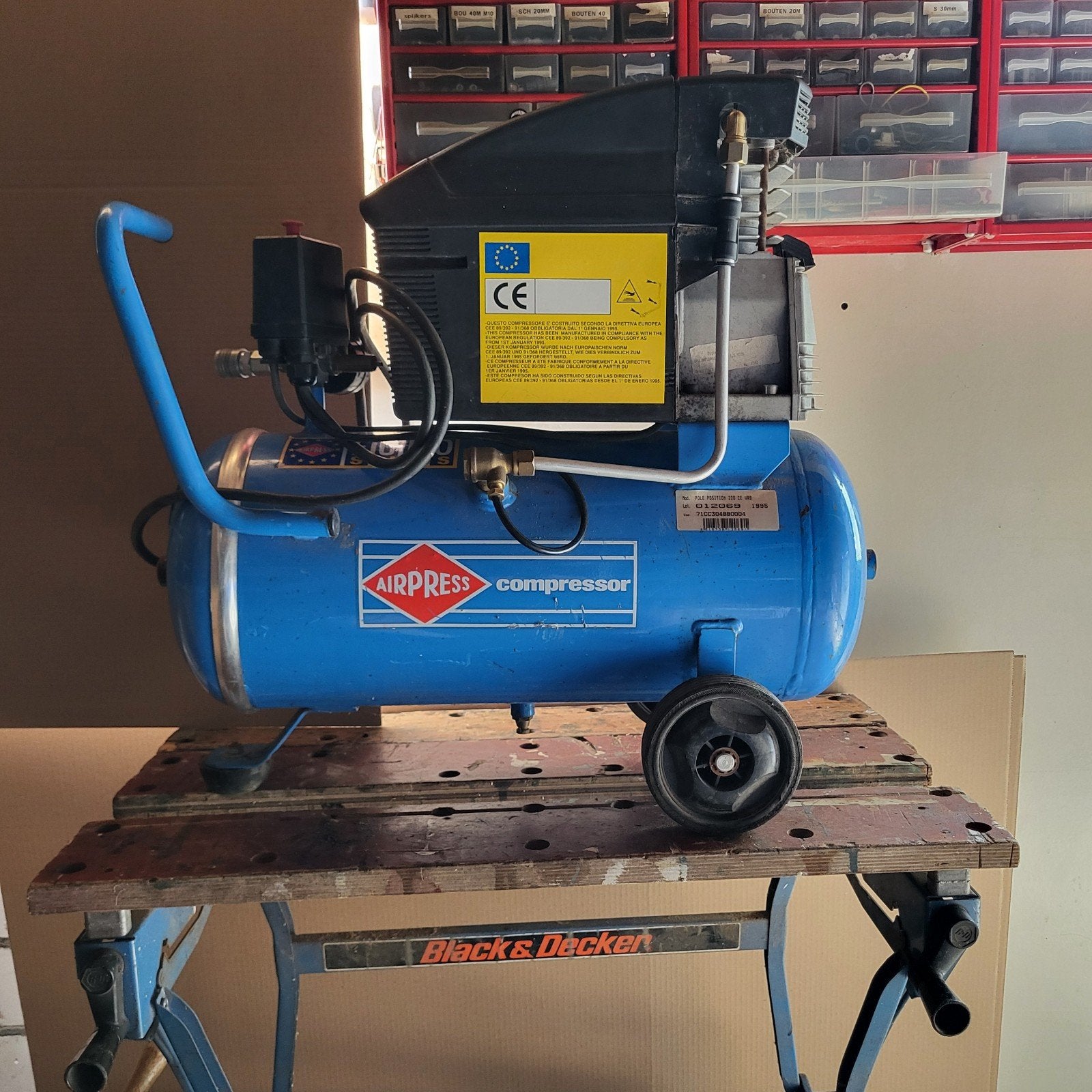 airpress compresor, Doe-het-zelf en Verbouw, Compressors, 25 tot 100 liter, Ophalen, Gebruikt