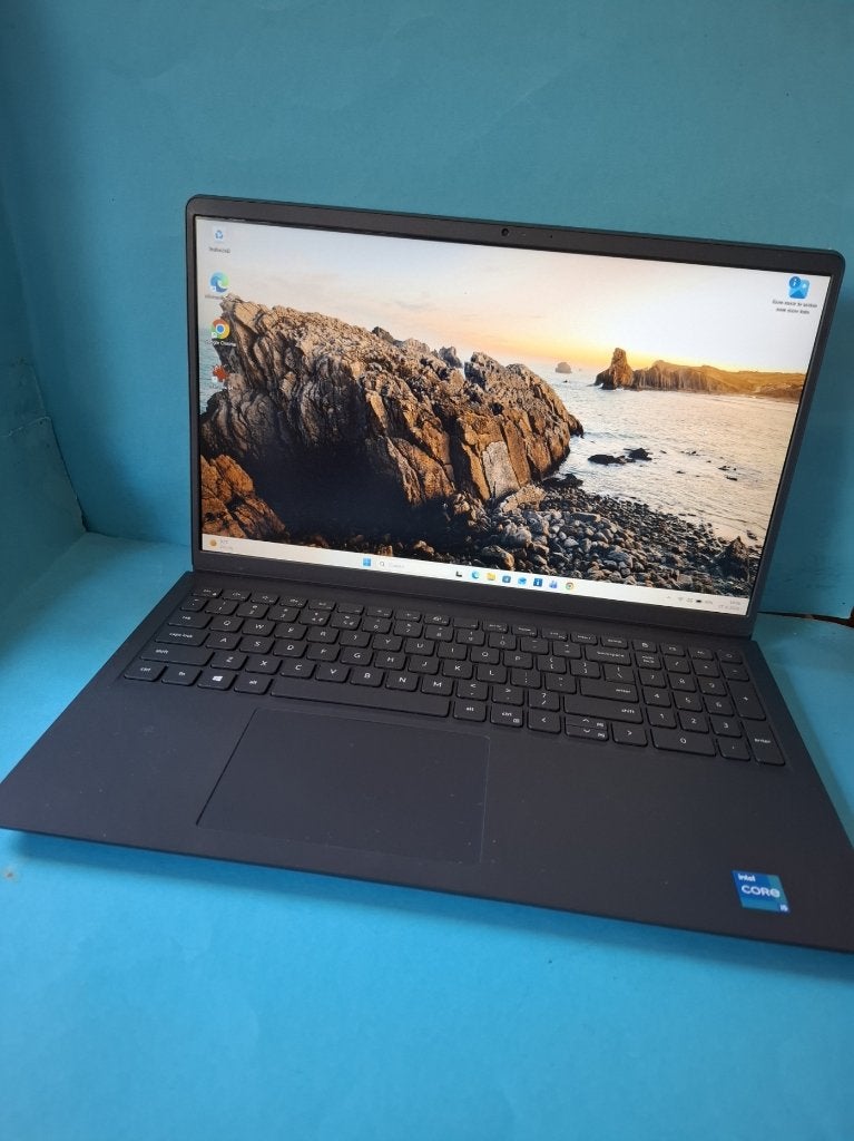 Dell Vostro 3510 i5 11Gen/15.6/FHD/8Gb/256SSD/500HD/la/W11, Gebruikt, 8 GB, Intel Core i5-1135G7, Ophalen of Verzenden