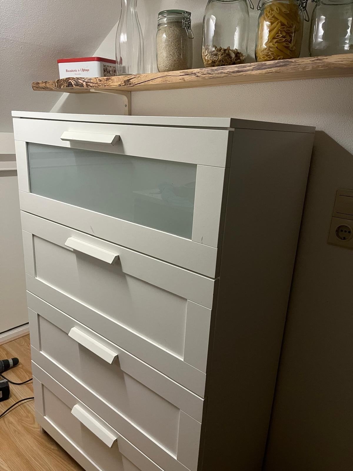 Witte ladekast met 4 laden, waarvan 1 met plastic, Huis en Inrichting, Ophalen, Gebruikt, 5 laden of meer, 100 tot 150 cm