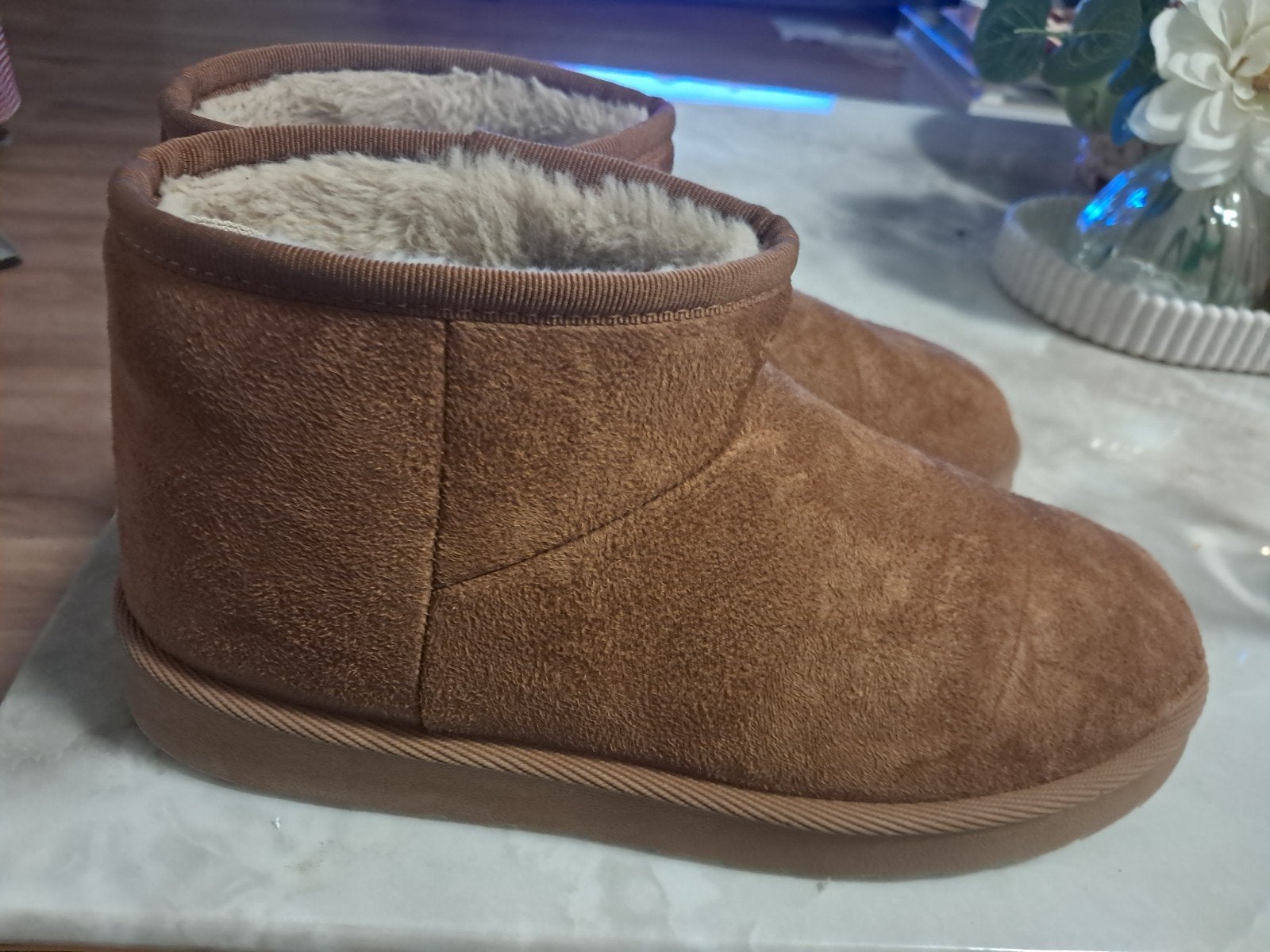 Comfortabele bruine pantoffels maat 38, Ophalen of Verzenden, Zo goed als nieuw, Bruin, Pantoffels of Sloffen