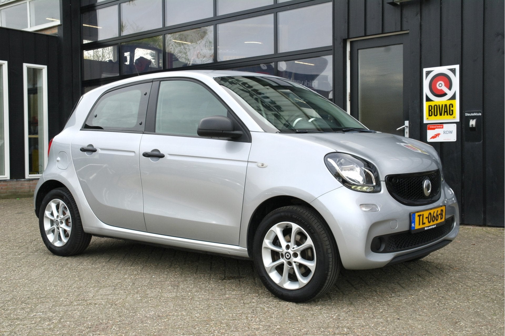 Smart Forfour 1.0 Business Solution | Airco | Cruise | Velge, Auto's, Dealer onderhouden, Gebruikt, 4 stoelen, Origineel Nederlands