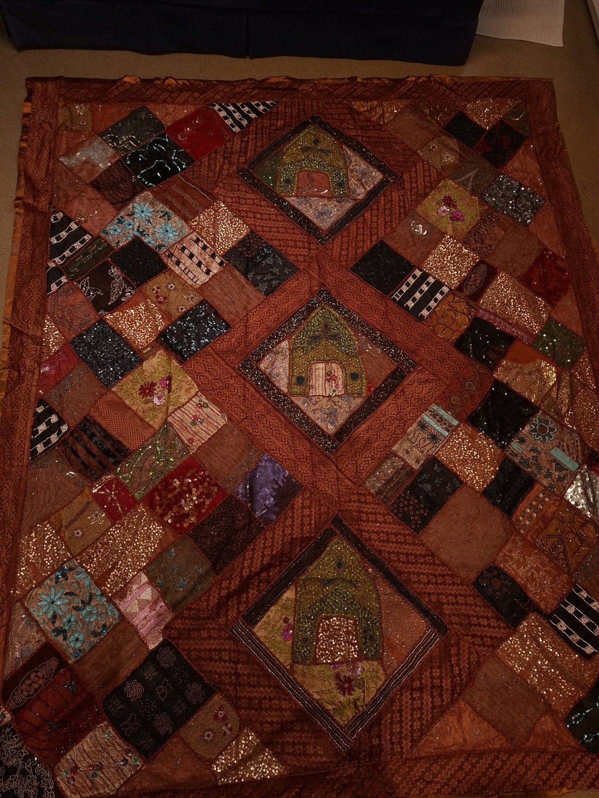 Groot Patchwork Wandkleed/Sprei - Zijde Achterkant, Huis en Inrichting, Ophalen, Goud, Gebruikt, 200 cm of meer