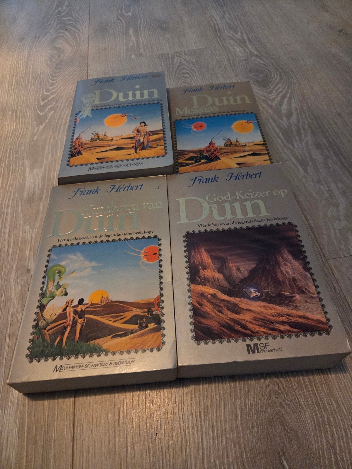Duin - Deel 1 tm 4 - Frank Herbert, Ophalen of Verzenden, Gelezen