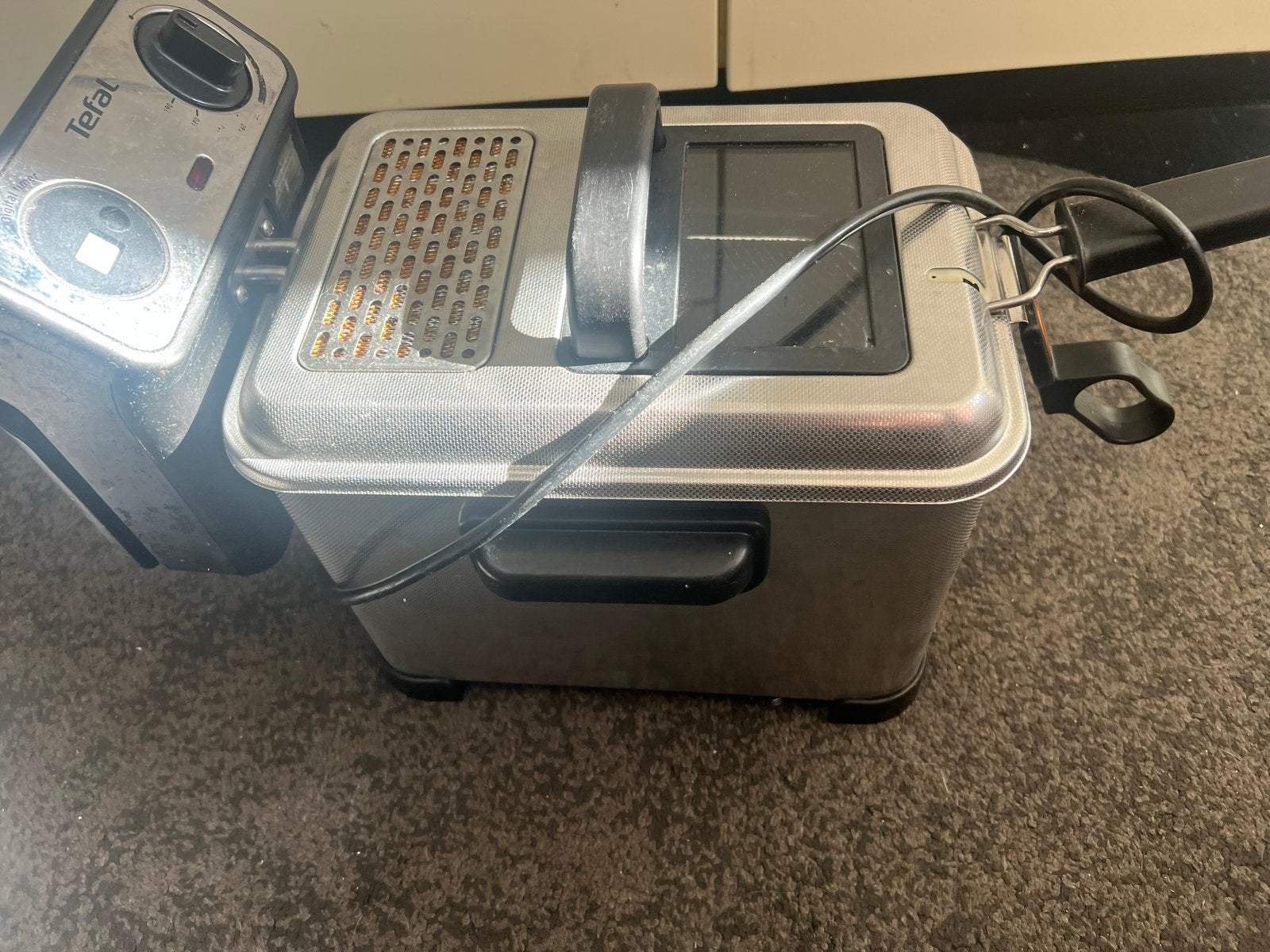 Tefal Friteuse - Compact en Efficiënt, Witgoed en Apparatuur, Frituurpannen, 2 tot 3 liter, Ophalen, Zo goed als nieuw, Uitneembare binnenpan