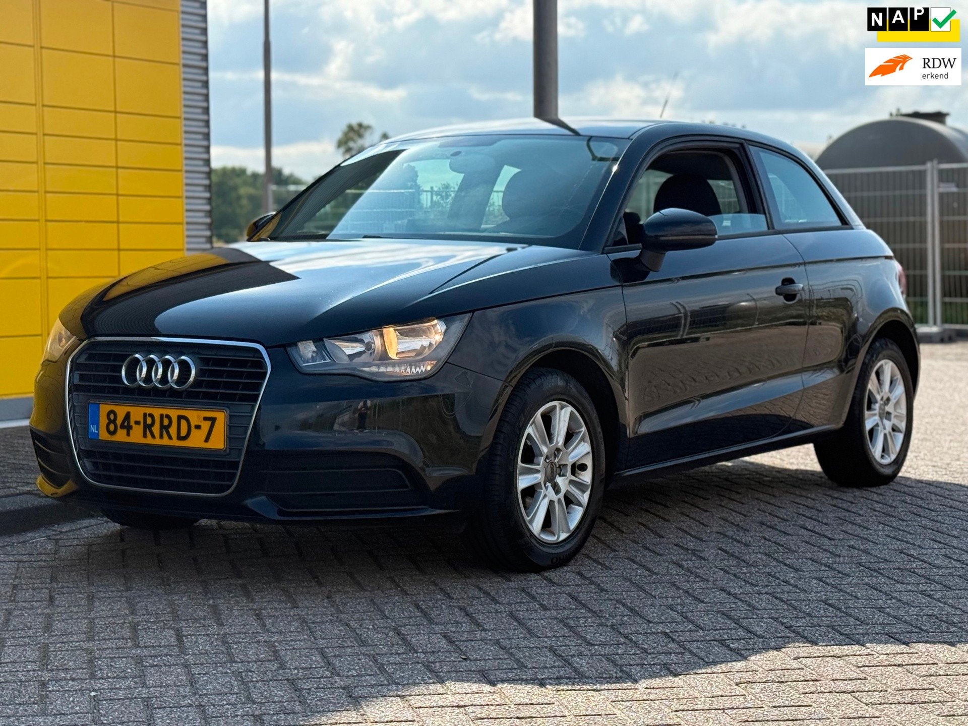 Audi A1 1.2 TFSI Attraction Pro Line Business Navigatie NAP, Auto's, Voorwielaandrijving, Euro 5, 86 pk, 4 stoelen