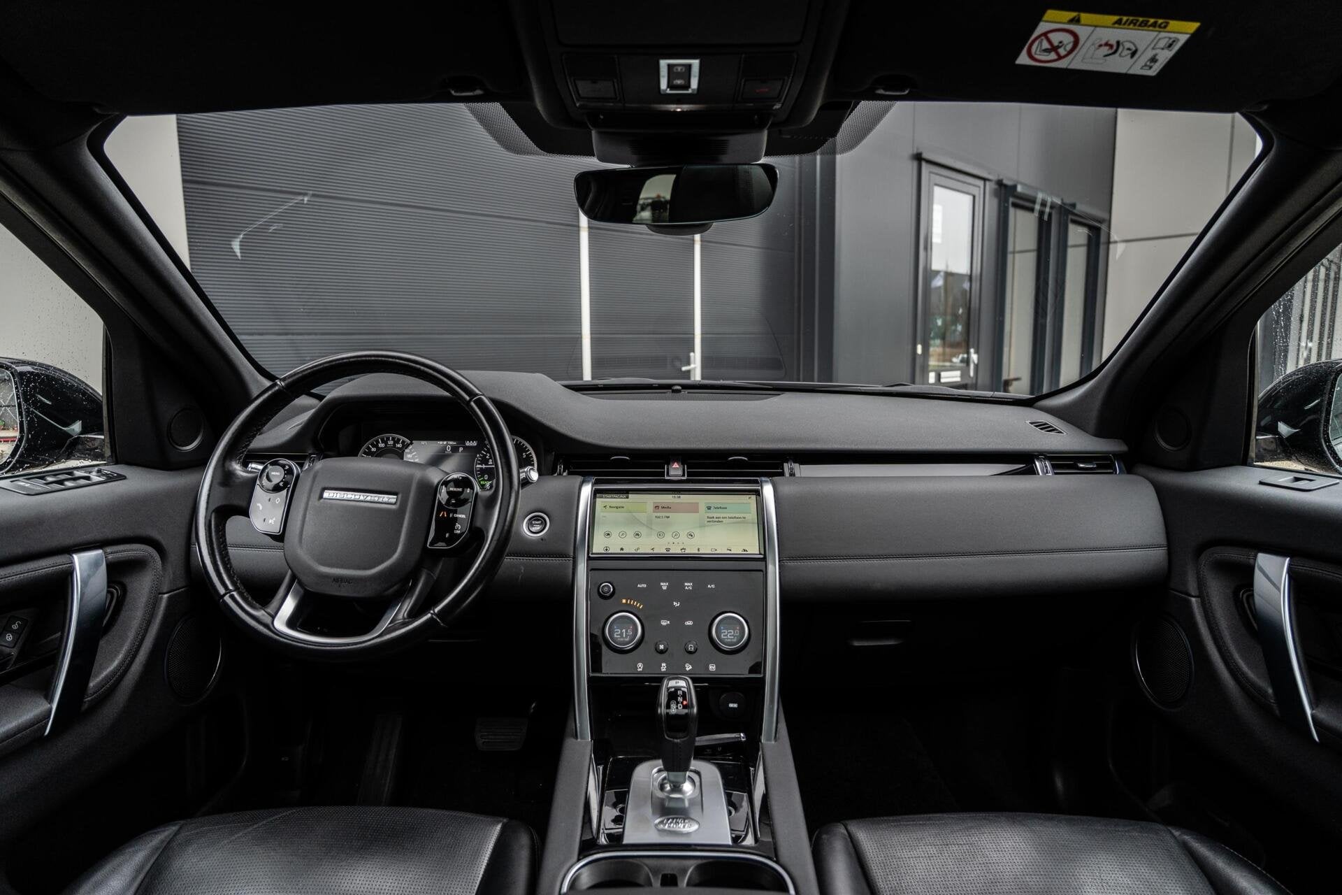 Land Rover Discovery Sport P300e 1.5 R-Dynamic HSE PANO VOL!, Auto's, 309 pk, 1497 cc, Zwart, Blauw