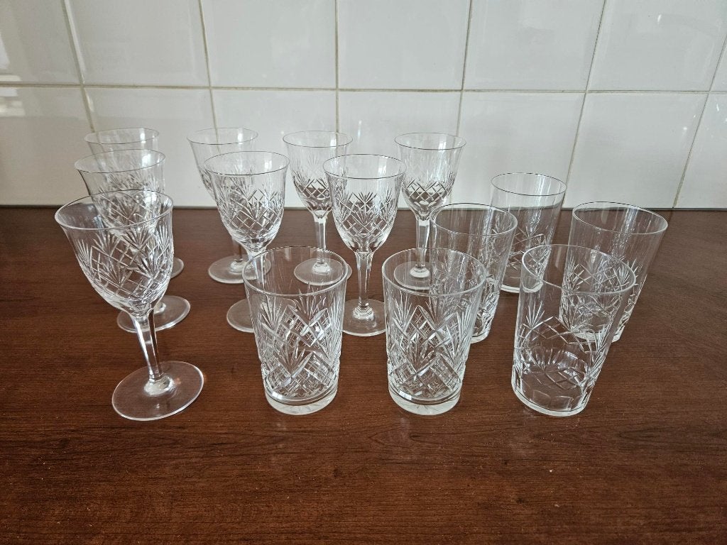 Kristallen glazen, Ophalen