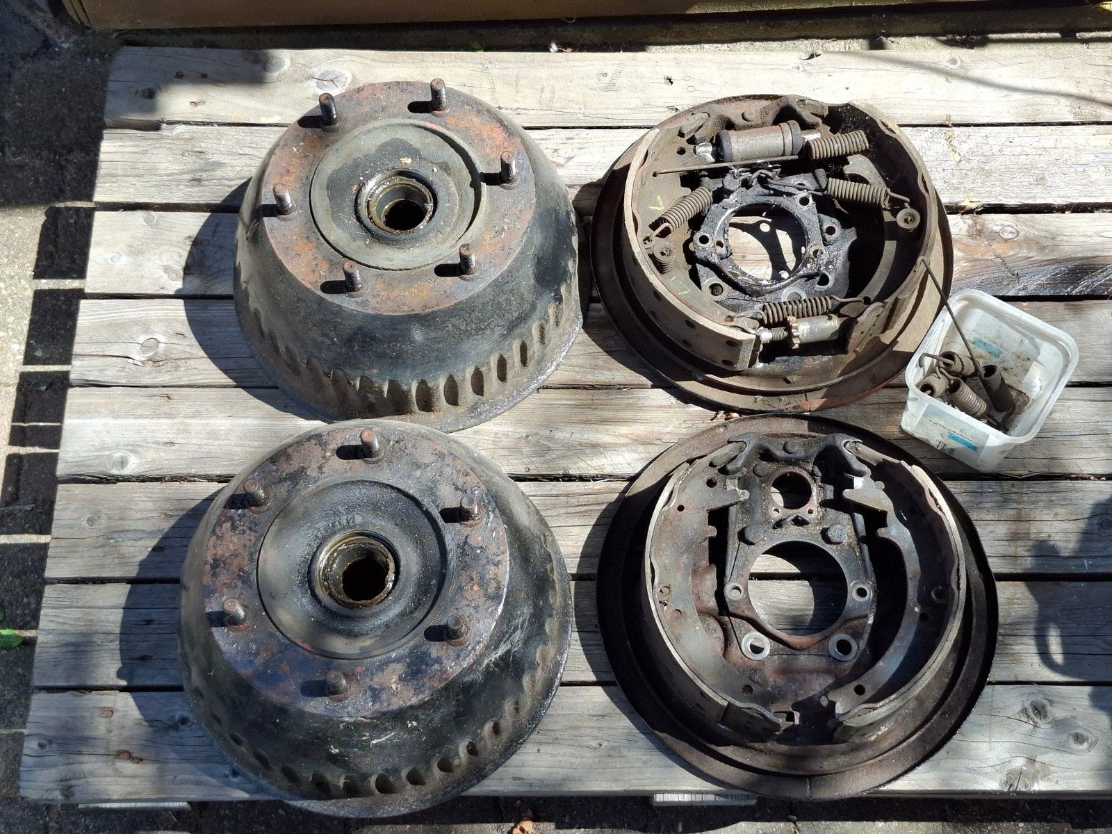 Mercedes 508 remmen trommels remtrommels remschoenen, Auto-onderdelen, Remmen en Aandrijving, Ophalen, Gebruikt, Mercedes-Benz