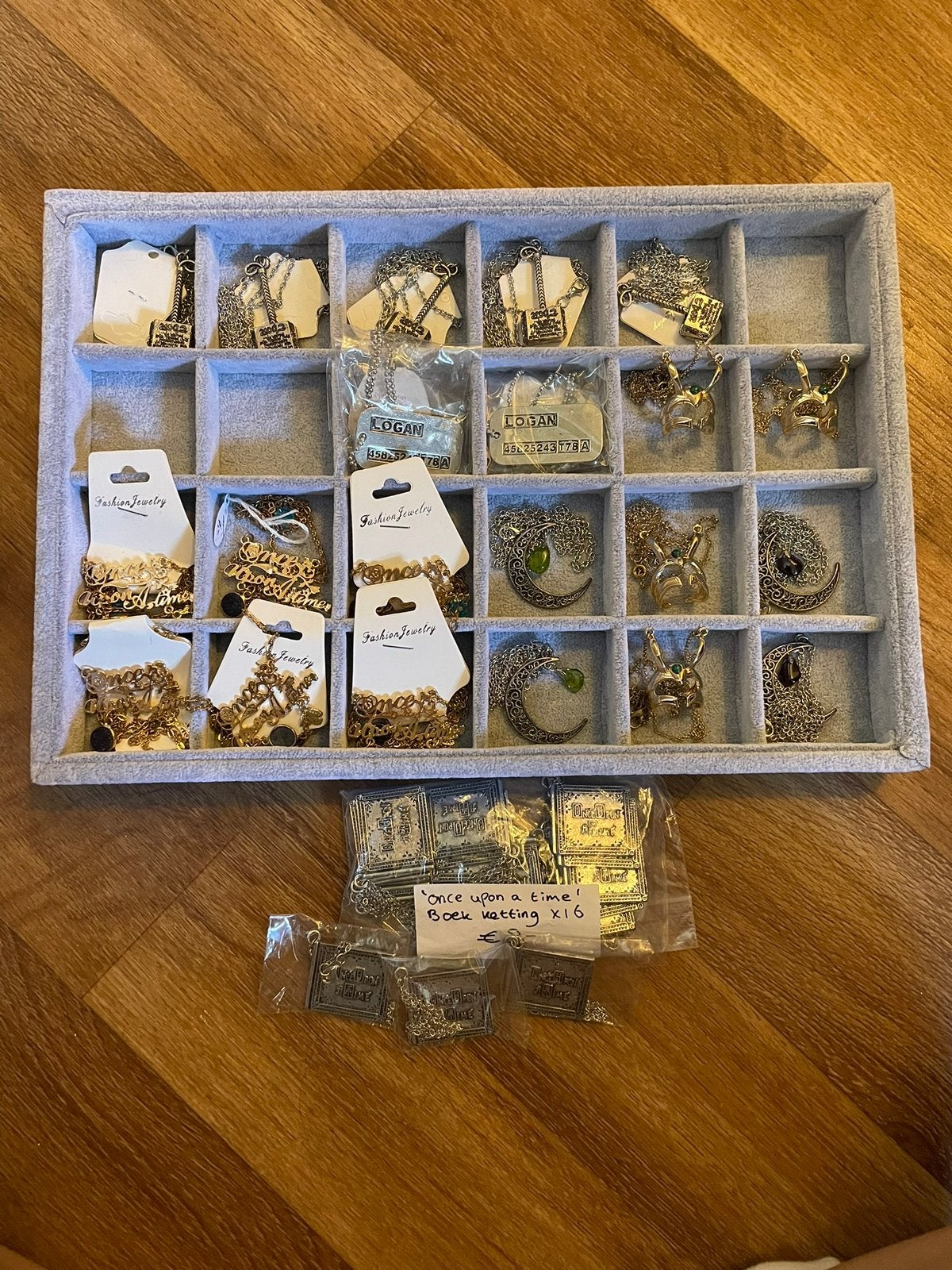 Partij Marvel en Fantasy sieraden 40 stuks, Ophalen of Verzenden, Zo goed als nieuw, Overige materialen, Met edelsteen