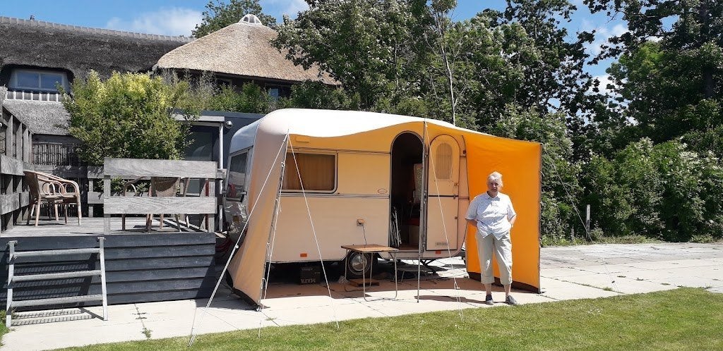 Kip oldtimer caravan K 350 uit 1971, Standaardzit, Kip, Omvormbare zithoek, Tot en met 3