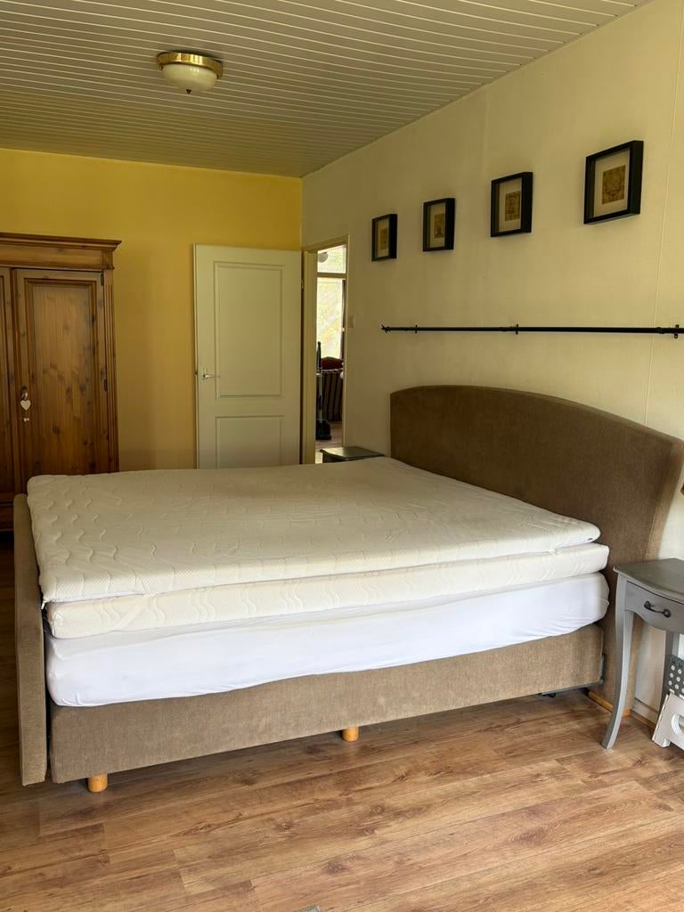 Eastborn boxspring van 180x200 cm, Ophalen, Bruin, Tweepersoons, Zo goed als nieuw