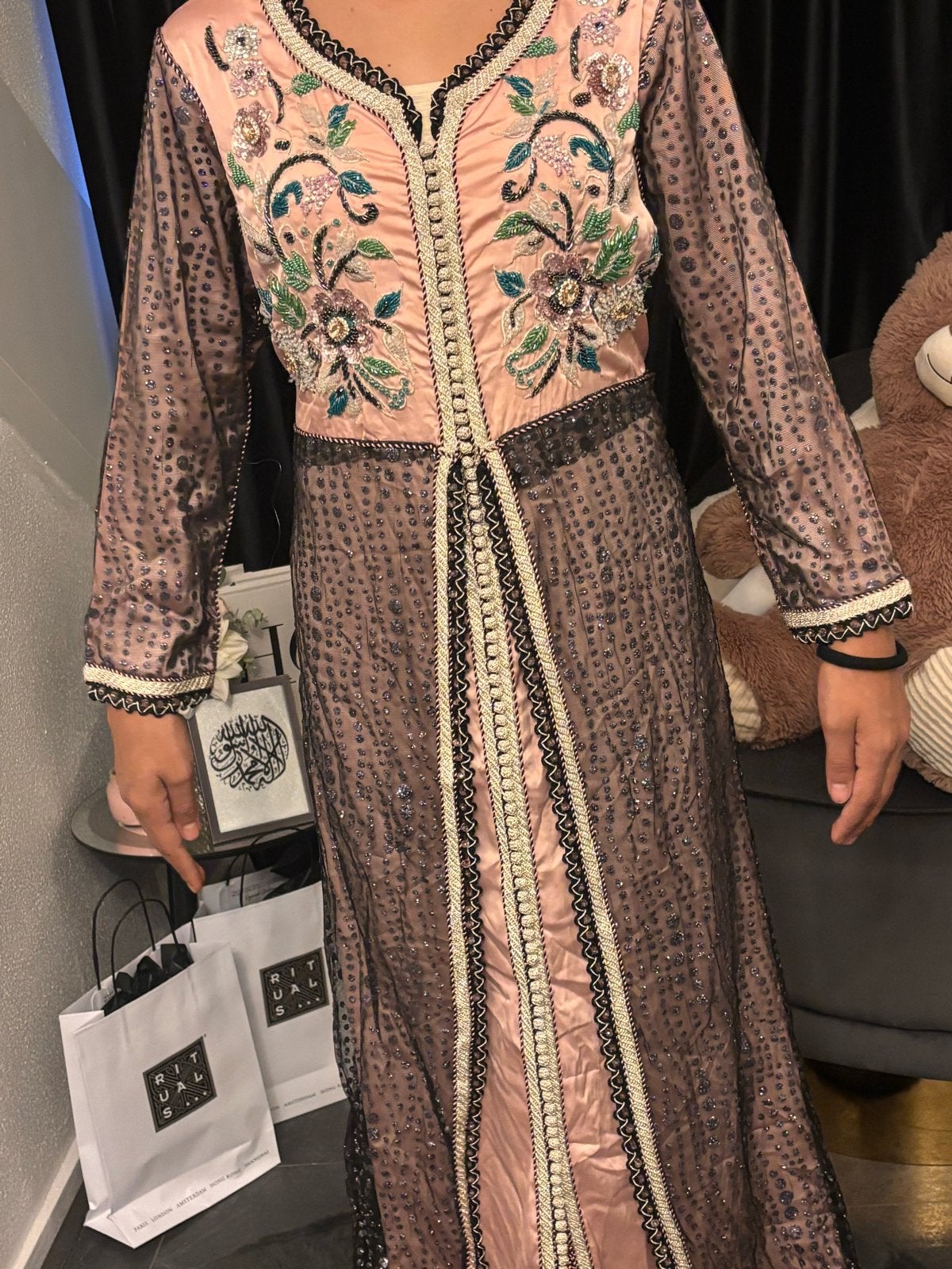 Elegante Roze Kaftan met Borduurwerk en Pailletten 158/164, Kinderen en Baby's, Ophalen of Verzenden, Zo goed als nieuw, Meisje