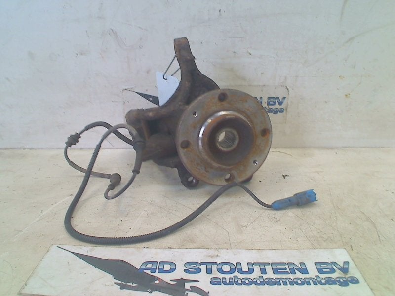 Fusee Links Voor + ABS Peugeot 1007 (KM) (2005-04/2011-02), Kontakt-peugeot@peugeot.com, Gebruikt, Peugeot Deutschland GmbH, Bahnhofsplatz, Rüsselsheim 65423, , Duitsland