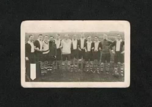 Voetbalplaatje VUC Den Haag 1930/1931 (247)., Ophalen of Verzenden, Zo goed als nieuw