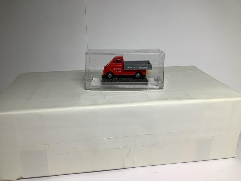 Praliné 1:87 Klein Transporter Modelauto, Ophalen of Verzenden, Zo goed als nieuw, Bus of Vrachtwagen, Overige merken